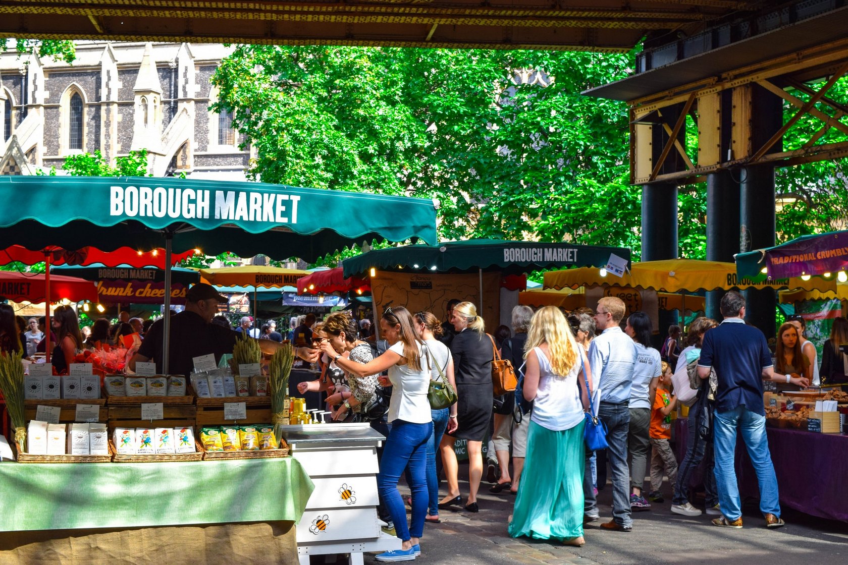 Find market. Street food Market основатель. Farmers Market Англия фото. Уличная распродажа в Америке. Outdoor Market.